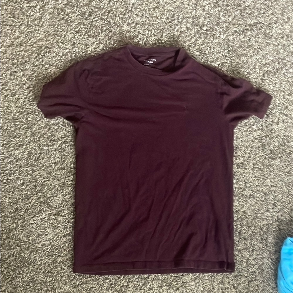 American Eagle Outfitters Burgundy Short Sleeve Tee